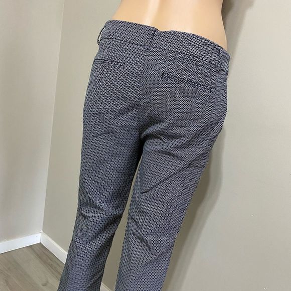 DALIA Leg Style Pants - Picture 4 of 5